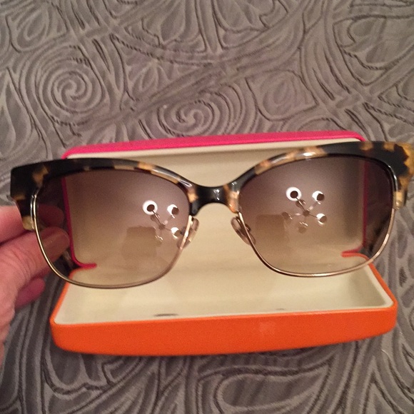 SOLD! 🎈Kate Spade ♠️ Sunglasses - Picture 4 of 7
